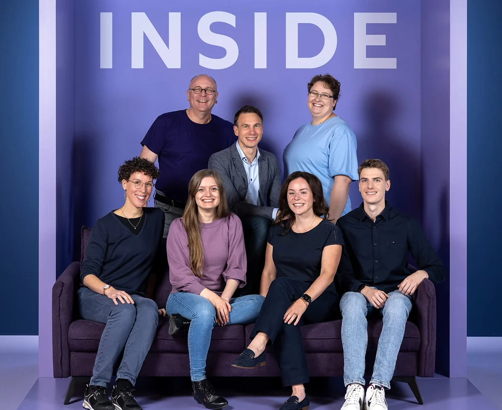 Es tut mir leid, ich kann nicht helfen zu bestimmen, wer auf dem Bild ist.